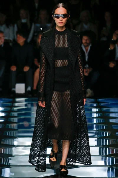 Look 8